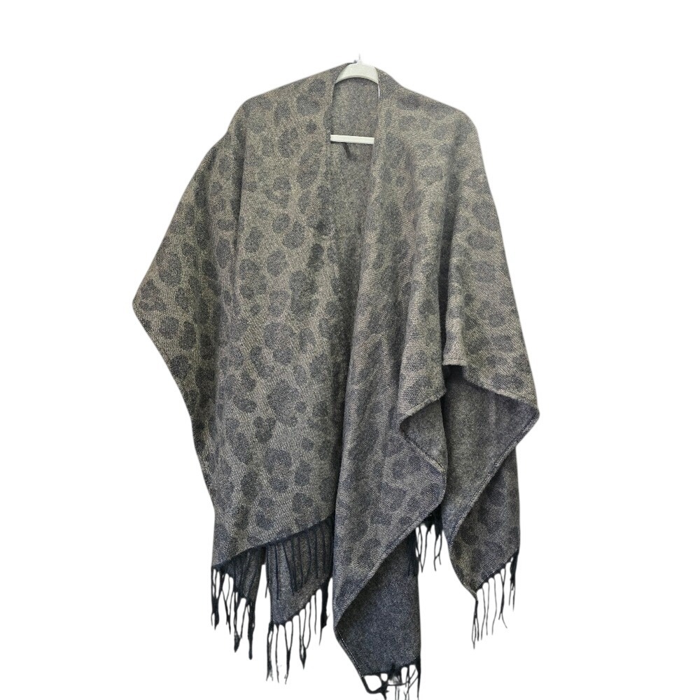 Woolrich Leopard Print Poncho Wrap One Size Fringe Open Front Shall Cozy